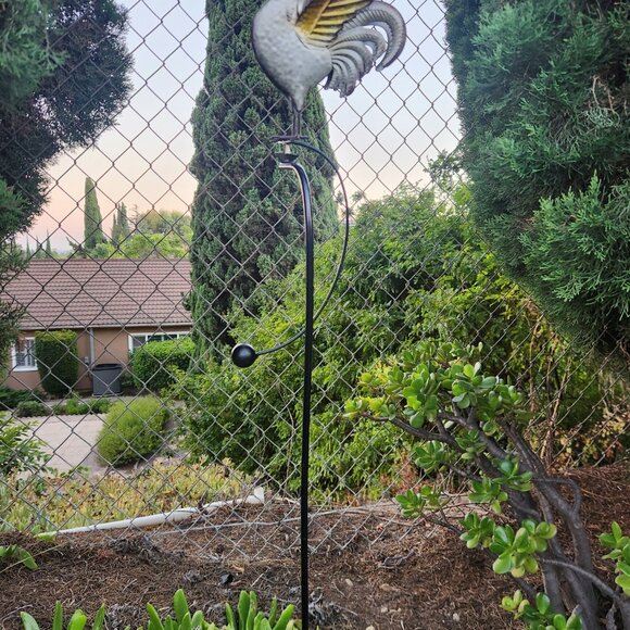42" H, Farmhouse Animal Rooster - Kinetic Metal Stake Rocking - Picture 3 of 3